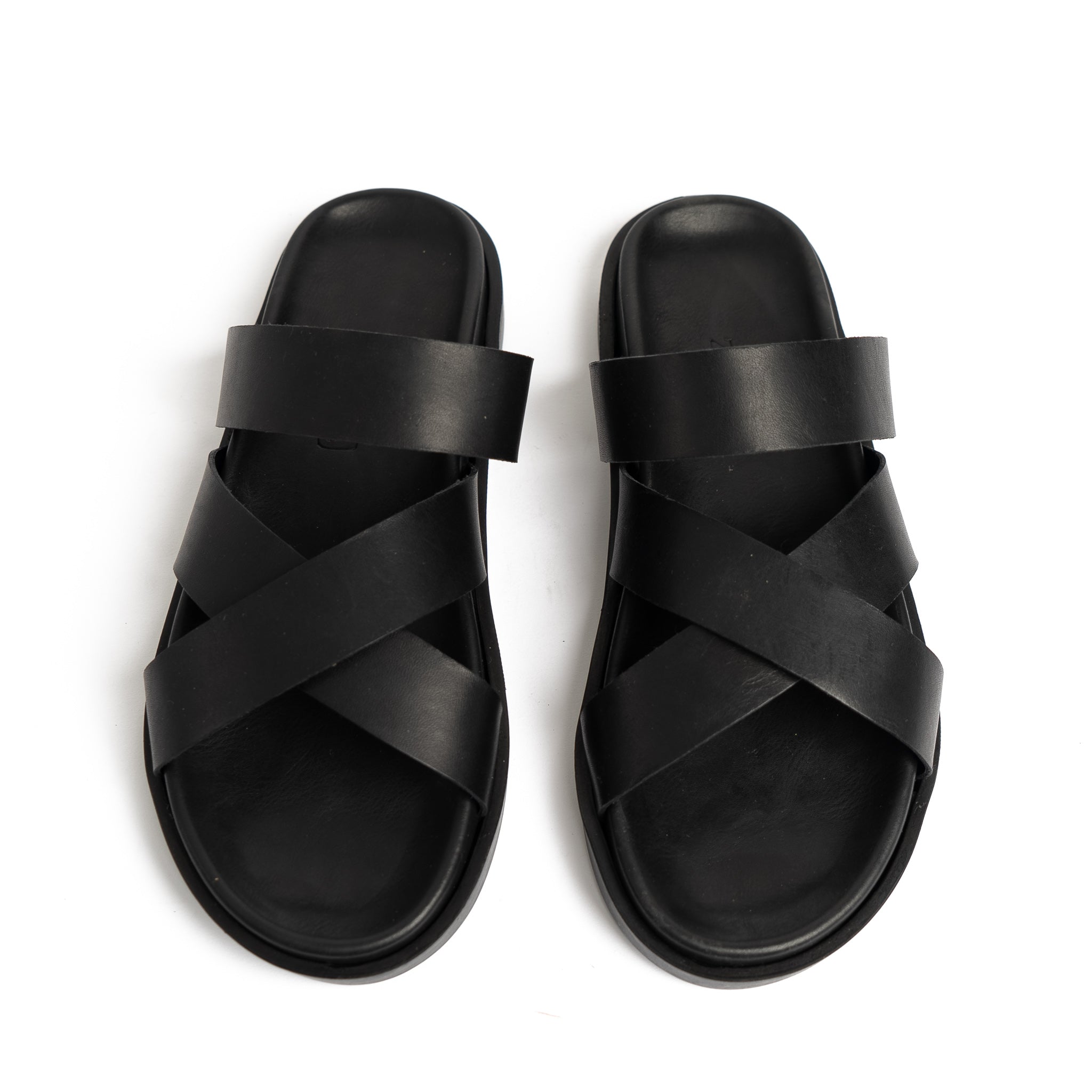 Sandales en cuir noir 004