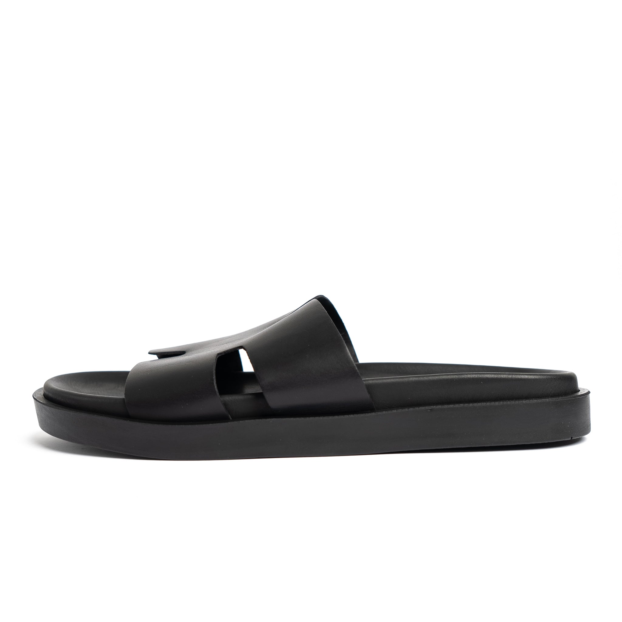 Sandales en cuir noir 001