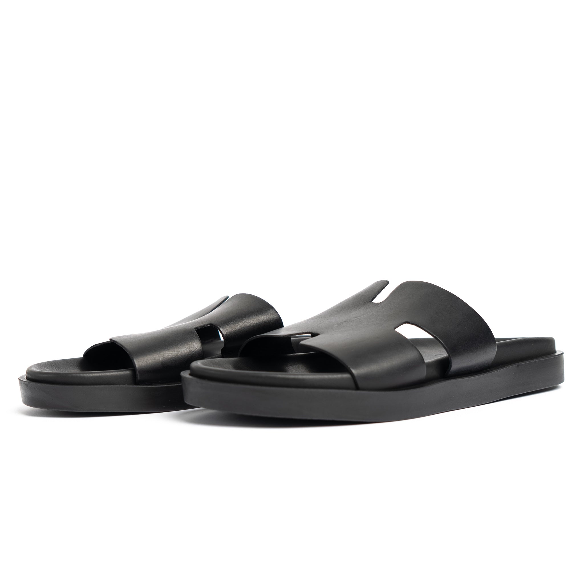 Sandales en cuir noir 001